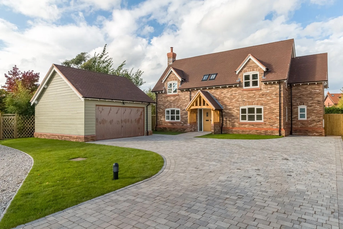 Smart Space Renovations â€“ Professional Cleaning, Sealing, and Resin Bound Driveways in Bournemouth