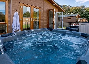 Hornsea Cottages with Hot Tubs